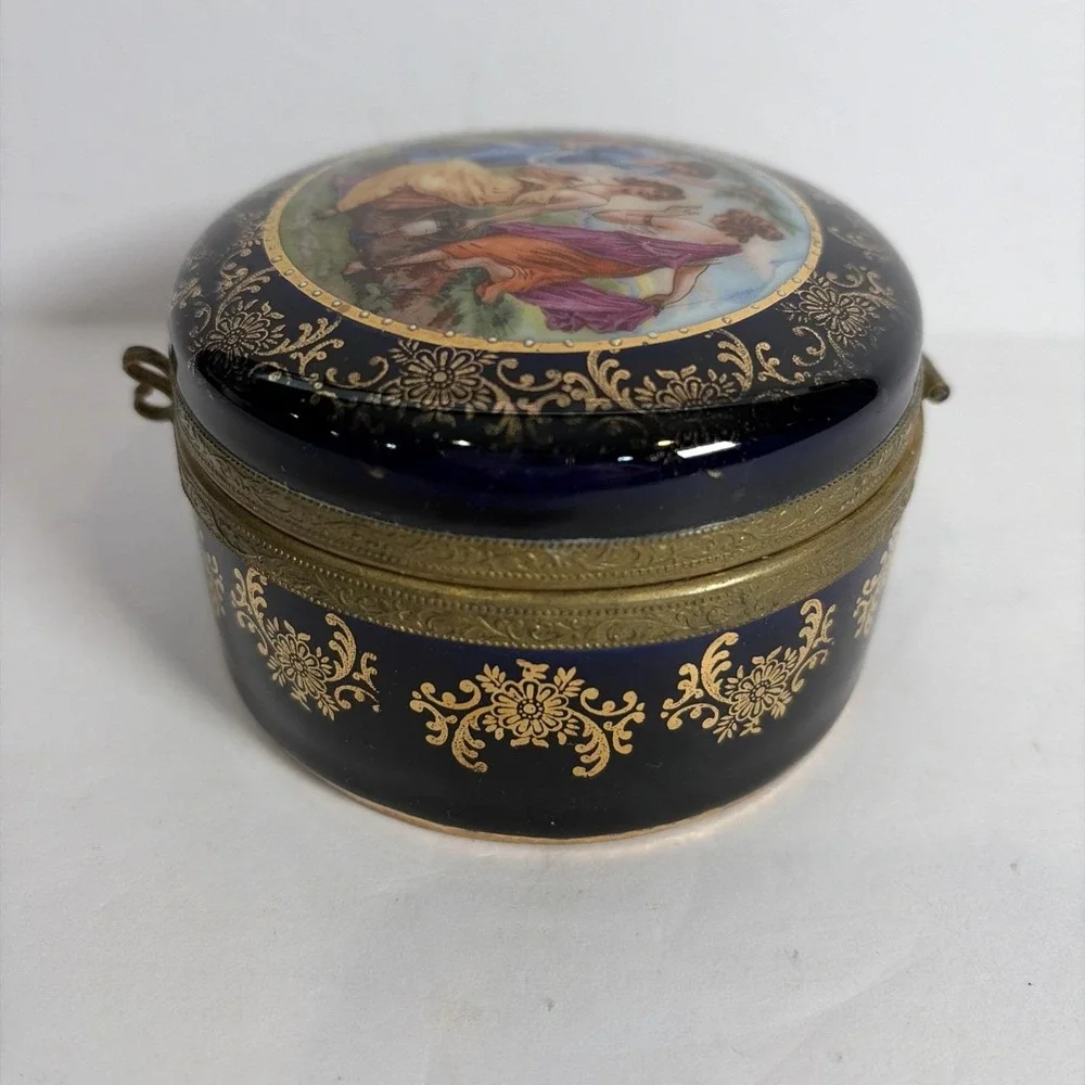 Baroque Round Trinket Powder Hand painted Box Germany Mirror Inside